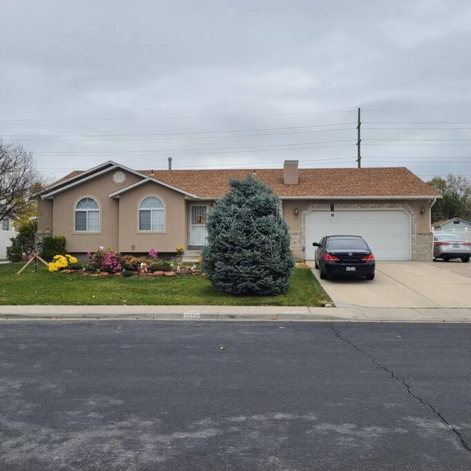 Entire Huge Basement! Fast Wifi! Private Entrance! Villa Salt Lake City Exteriör bild